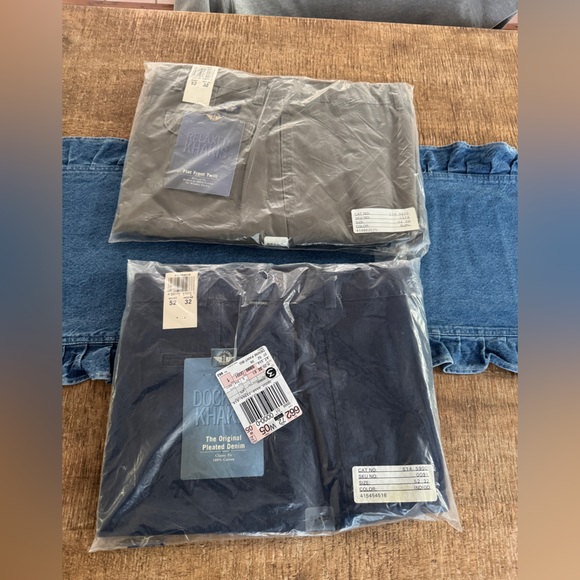NWT 2 Pairs Men's Dockers - One Jeans, One Khakis 52x32 - Picture 1 of 5